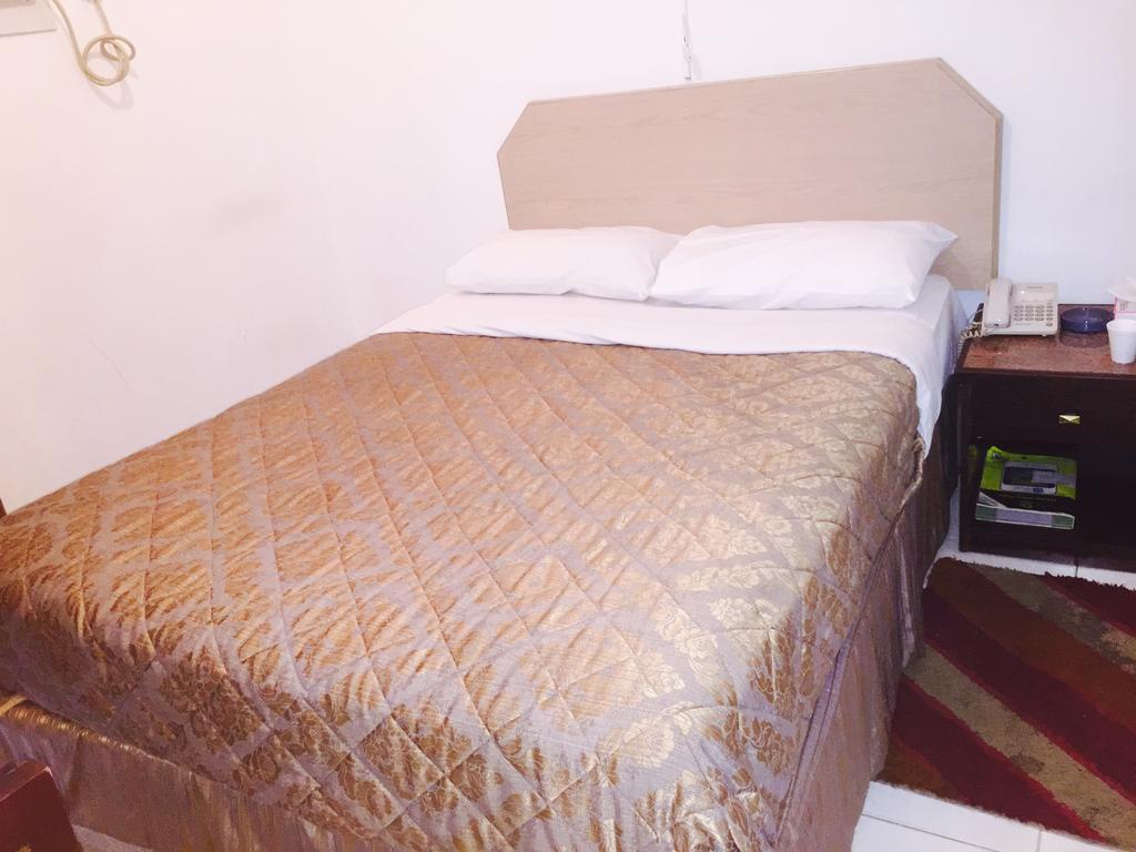 Gold Plaza Guest House Dubai Exteriör bild